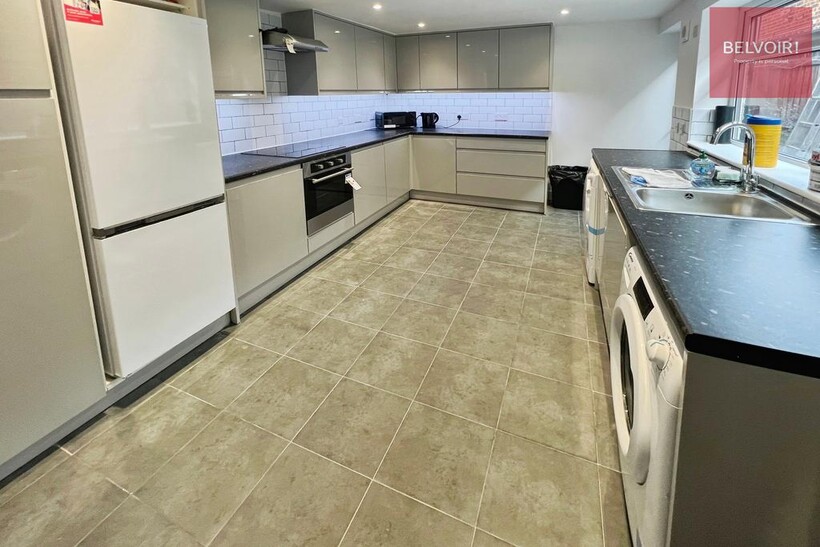 Corporation Road, Grimsby, DN31 1 bed in a house share to rent - £400 pcm (£92 pw)