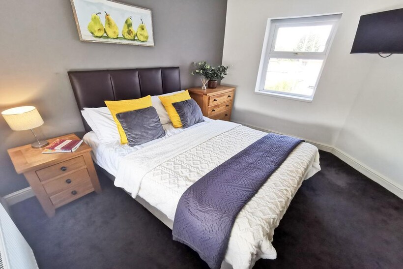 Room 5, Elphinstone Road... 1 bed in a house share to rent - £540 pcm (£125 pw)