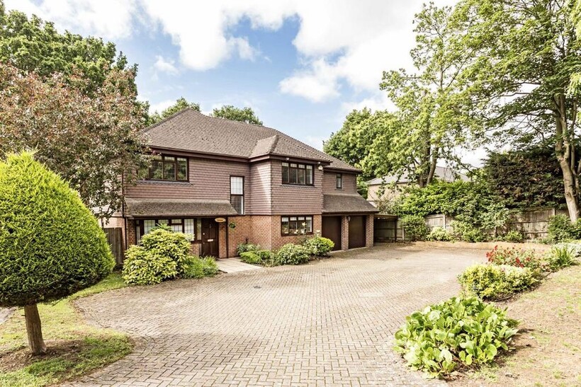 Coombe Lane West, Kingston Upon... 5 bed house to rent - £6,250 pcm (£1,442 pw)