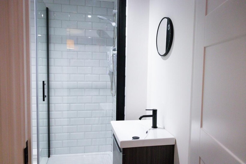 Flat 4 - Bank Street - Bathroom.jpg