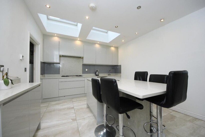 Delamere Road, W5 5 bed house to rent - £4,996 pcm (£1,153 pw)