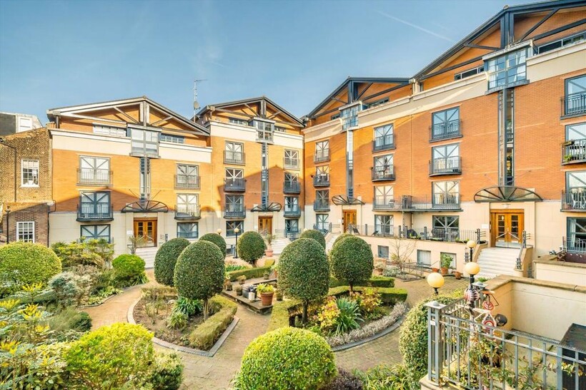 Artesian Road, London W2 2 bed flat to rent - £4,996 pcm (£1,153 pw)