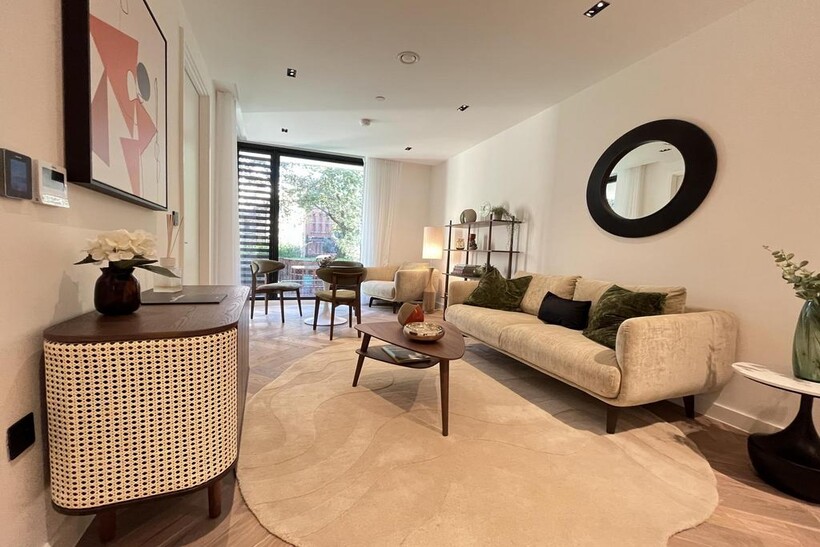 Cluny Mews, London, SW5 1 bed apartment to rent - £3,497 pcm (£807 pw)