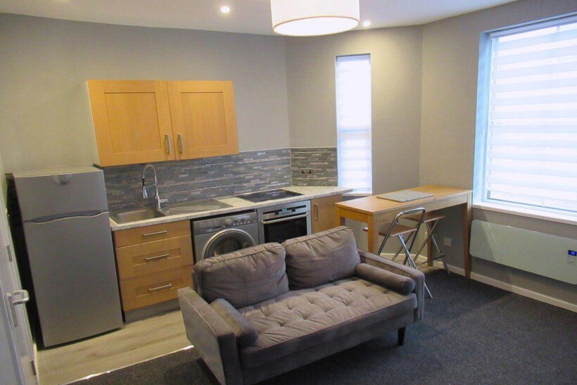 874a Pershore Road, B29 7LS 3 bed flat to rent - £1,560 pcm (£360 pw)
