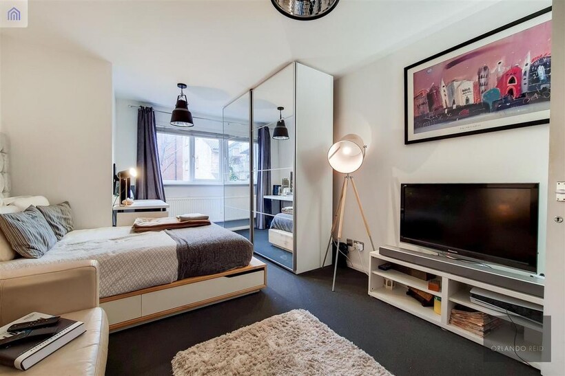 Wesley Close, Kennington 2 bed apartment to rent - £2,000 pcm (£462 pw)