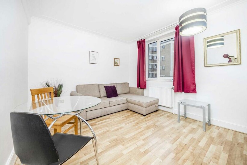 Chelsea Cloisters, London SW3 1 bed flat to rent - £2,249 pcm (£519 pw)