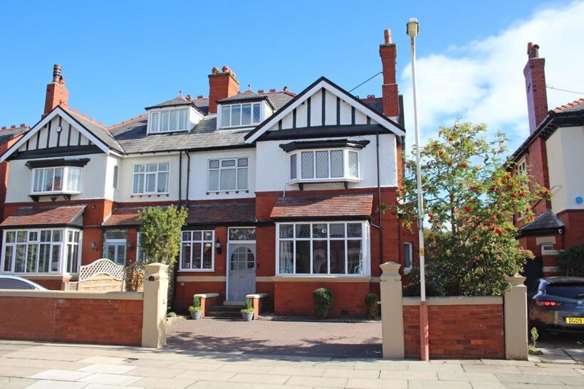 Irton Road, Southport PR9 5 bed semi-detached house to rent - £65,000 pcm (£15,000 pw)
