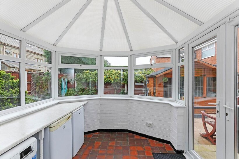 Batley Road, Wakefield 3 bed detached house to rent - £1,495 pcm (£345 pw)