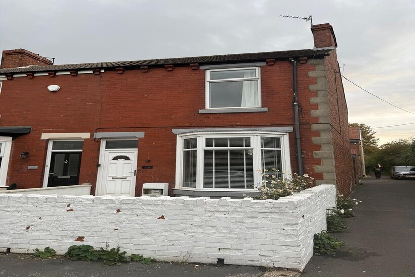 Victoria Lane, Coundon DL14 3 bed end of terrace house to rent - £645 pcm (£149 pw)