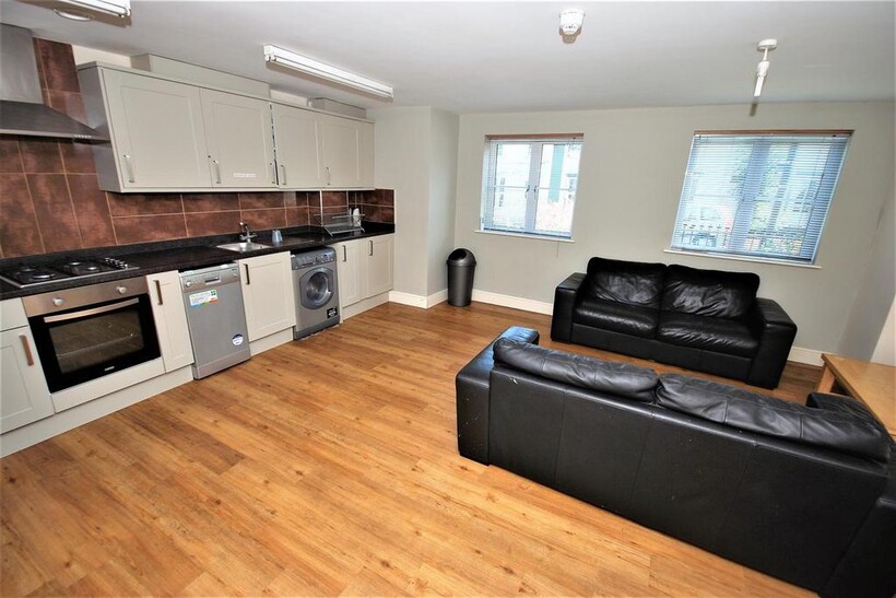 E24, Station House, Old Warwick Road... 5 bed apartment to rent - £3,075 pcm (£710 pw)