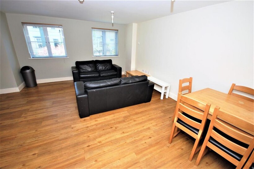 E24, Station House, Old Warwick Road... 5 bed apartment to rent - £3,075 pcm (£710 pw)