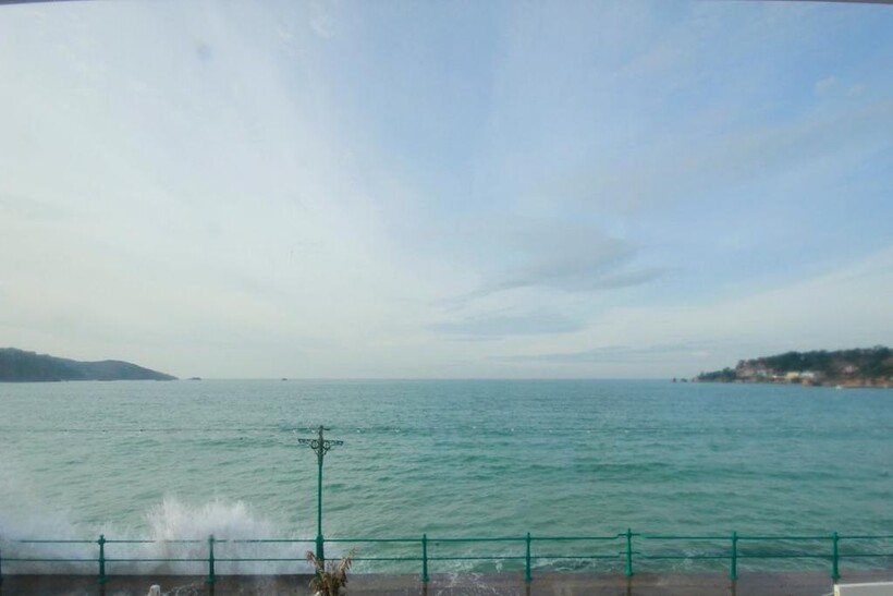 La Route de la Baie, St Brelade JE3 2 bed apartment to rent - £4,975 pcm (£1,148 pw)