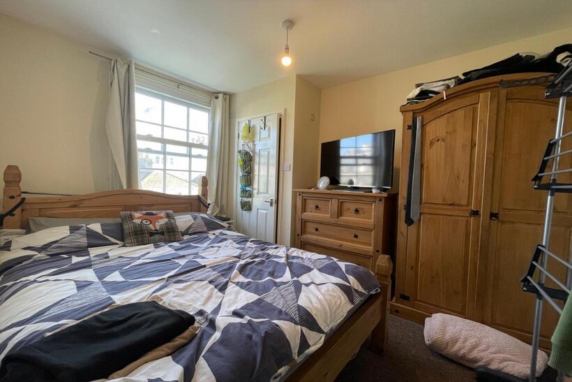 2 Burlington Street, East Sussex BN2 1 bed flat to rent - £1,175 pcm (£271 pw)