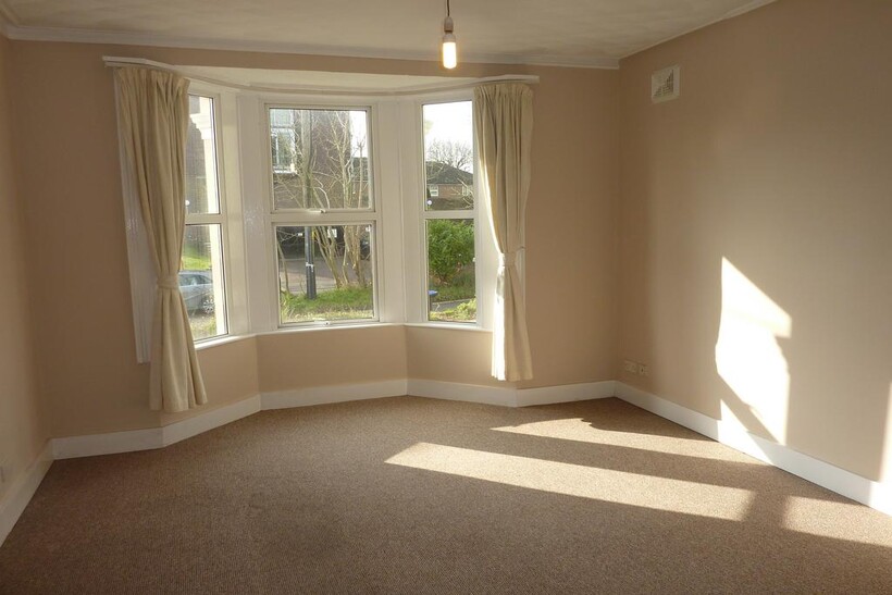 Station Approach East, Hassocks BN6 1 bed ground floor flat to rent - £990 pcm (£228 pw)