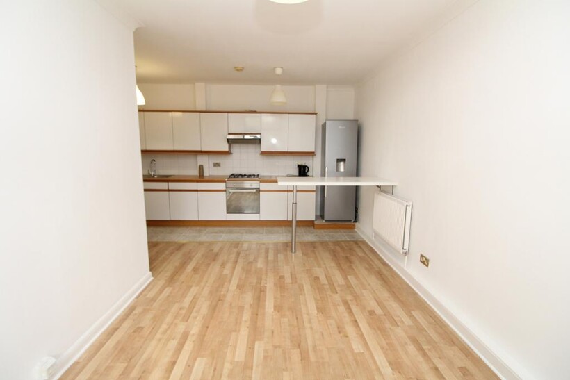 Worsley Bridge Road, London SE26 2 bed flat to rent - £1,600 pcm (£369 pw)