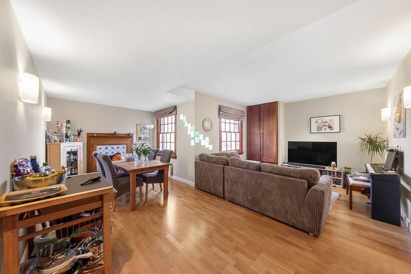 Scott Avenue, Putney, London, SW15 2 bed flat to rent - £2,500 pcm (£577 pw)