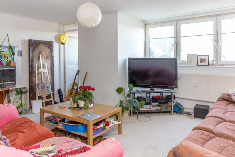 Bright and spacious contemporary living room wi...