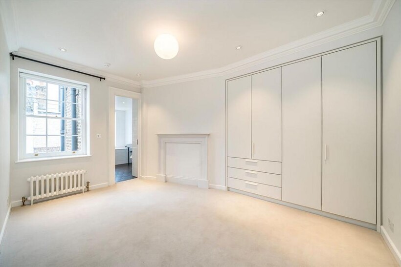 Great James Street, London WC1N 4 bed terraced house to rent - £15,000 pcm (£3,462 pw)
