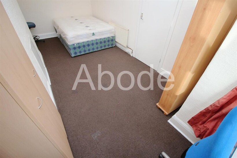 Brudenell Street, Hyde Park, Leeds 4 bed house to rent - £1,976 pcm (£456 pw)