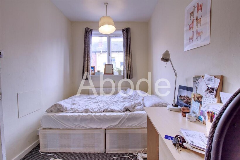 Spring Grove Walk, Hyde Park, Leeds 3 bed house to rent - £1,768 pcm (£408 pw)