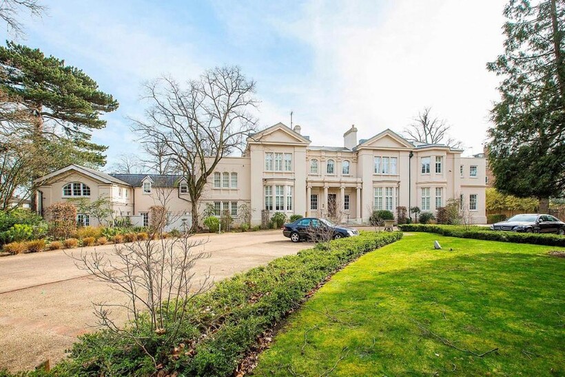 Wimbledon Park Side, Wimbledon 3 bed flat to rent - £4,395 pcm (£1,014 pw)