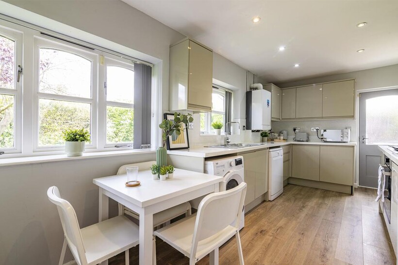 49 Middleton Boulevard