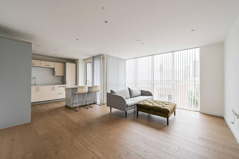 6 Hay Currie Street, Tower Hamlets... 2 bed flat to rent - £3,012 pcm (£695 pw)