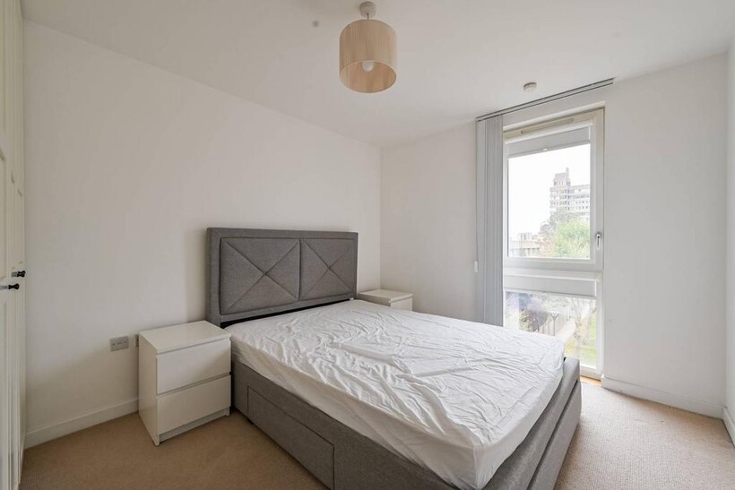 6 Hay Currie Street, Tower Hamlets... 2 bed flat to rent - £3,012 pcm (£695 pw)