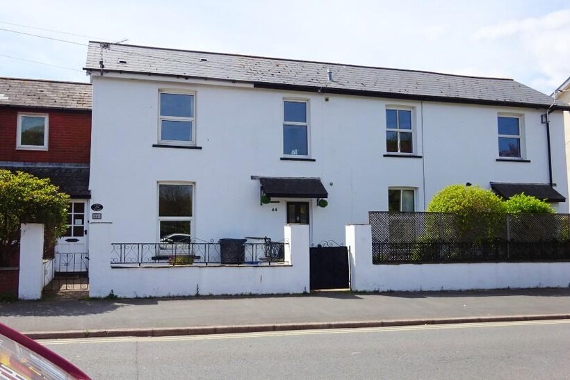 Imperial Road, Exmouth EX8 2 bed end of terrace house to rent - £1,400 pcm (£323 pw)