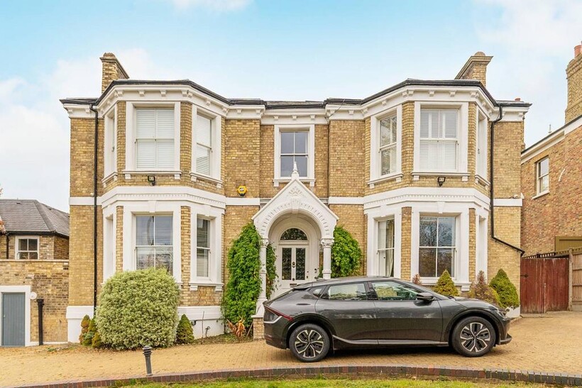 Dulwich Wood Avenue, Gipsy Hill... 6 bed detached house to rent - £6,250 pcm (£1,442 pw)