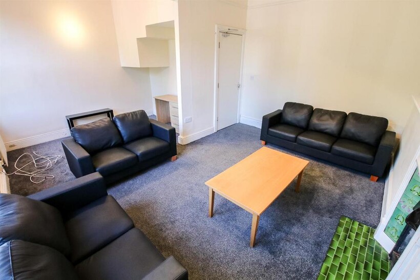 £118pppw - Rosebery Crescent, Jesmond... 6 bed house to rent - £3,068 pcm (£708 pw)