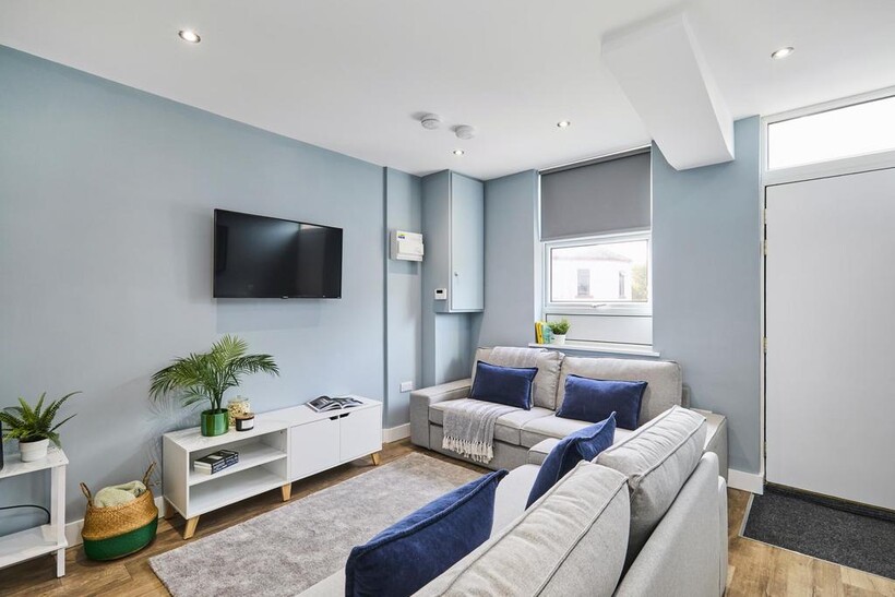 Burley Lodge Terrace, Leeds LS6 6 bed house to rent - £3,718 pcm (£858 pw)