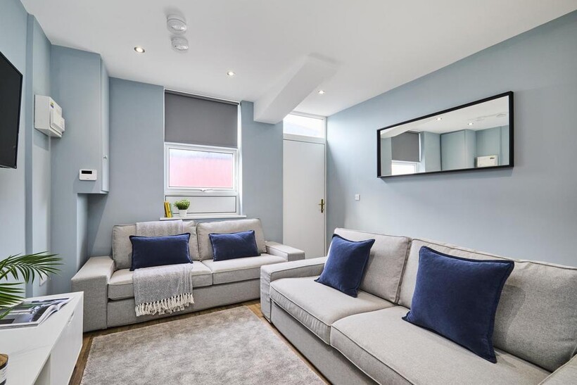 Burley Lodge Terrace, Leeds LS6 6 bed house to rent - £3,718 pcm (£858 pw)