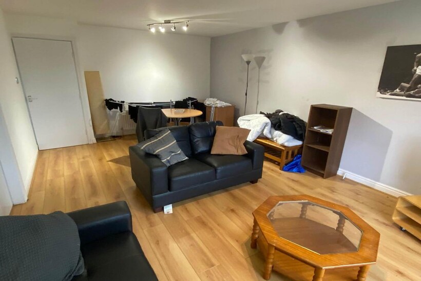 Welton Court, Leeds LS6 2 bed flat to rent - £1,430 pcm (£330 pw)