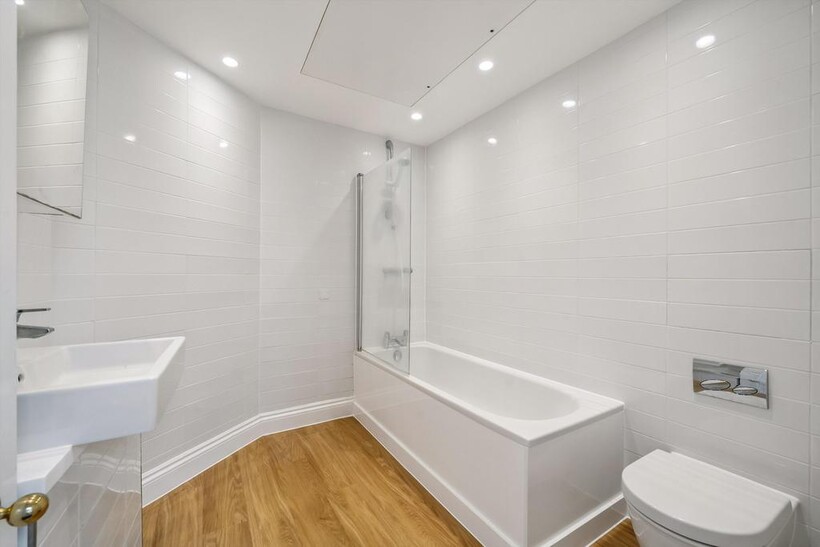 Frys Court, Greenwich, London, SE10 2 bed flat to rent - £2,295 pcm (£530 pw)