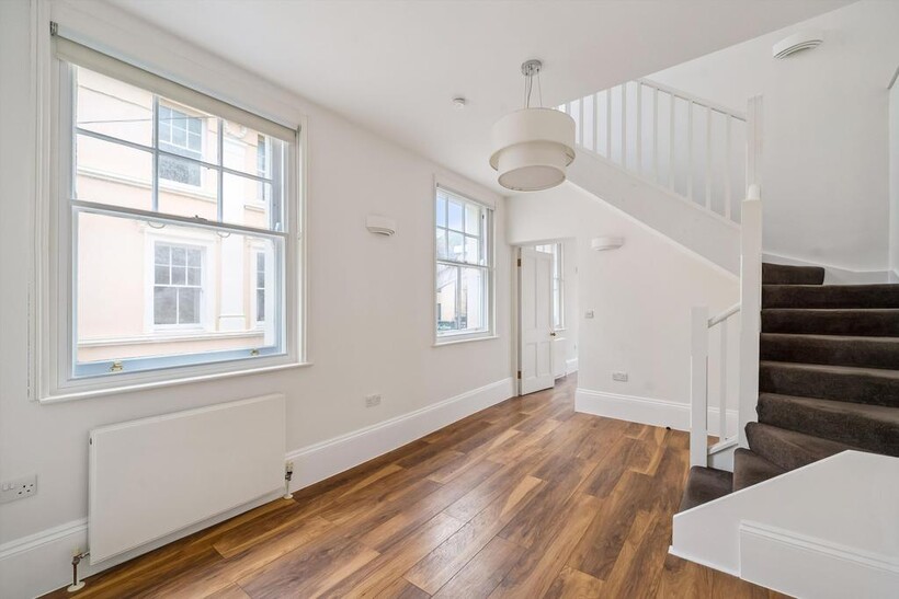 Frys Court, Greenwich, London, SE10 2 bed flat to rent - £2,295 pcm (£530 pw)