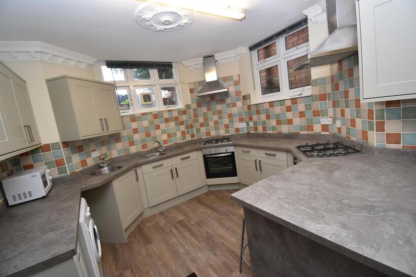 Avenue Road, Leamington Spa 8 bed house to rent - £3,560 pcm (£822 pw)