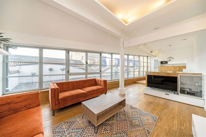Queen Elizabeth Street, London SE1 3 bed flat to rent - £4,600 pcm (£1,062 pw)