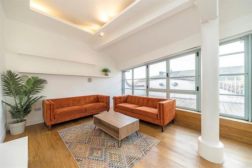 Queen Elizabeth Street, London SE1 3 bed flat to rent - £4,600 pcm (£1,062 pw)