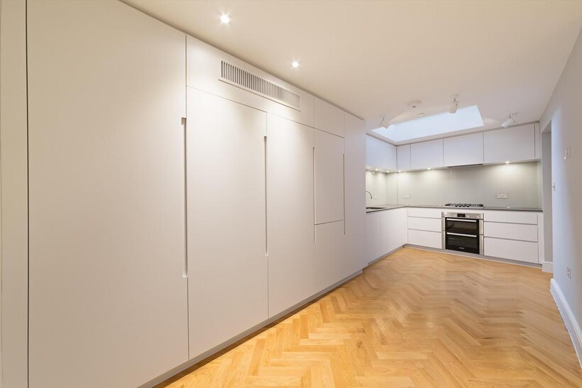 Cheval Place, London, SW7 3 bed terraced house to rent - £5,950 pcm (£1,373 pw)