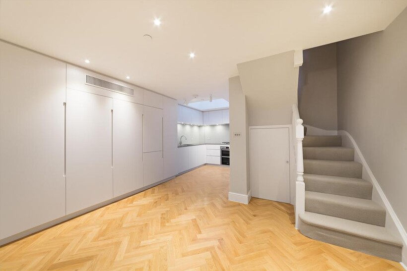 Cheval Place, London, SW7 3 bed terraced house to rent - £5,950 pcm (£1,373 pw)