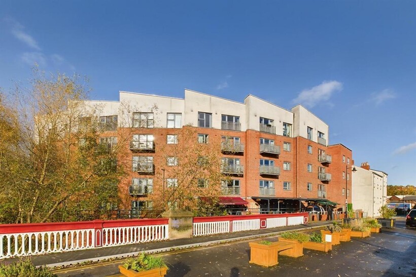 CAM02745 G0-PR0051-STILL0031.jpg