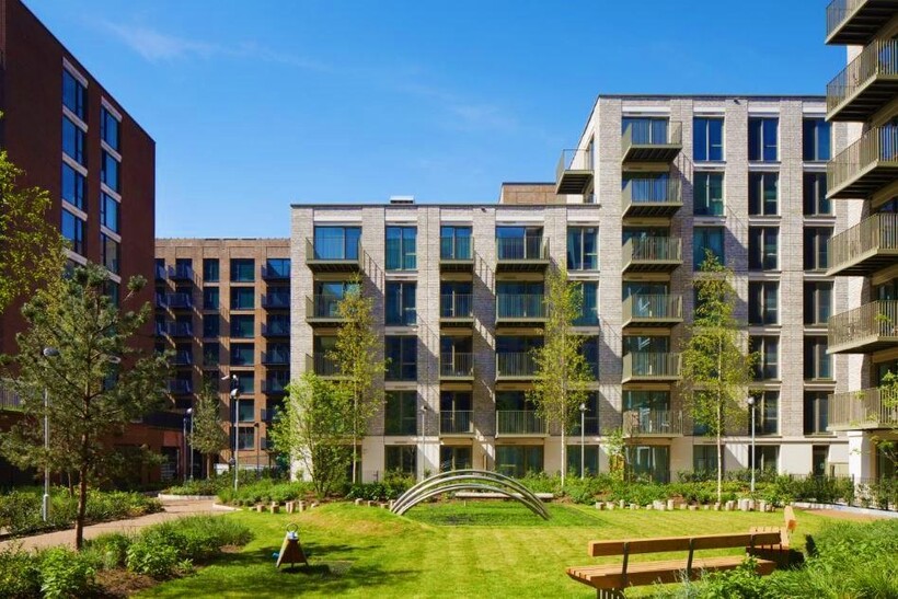 Essex, London, E16 Property to rent - £2,305 pcm (£532 pw)