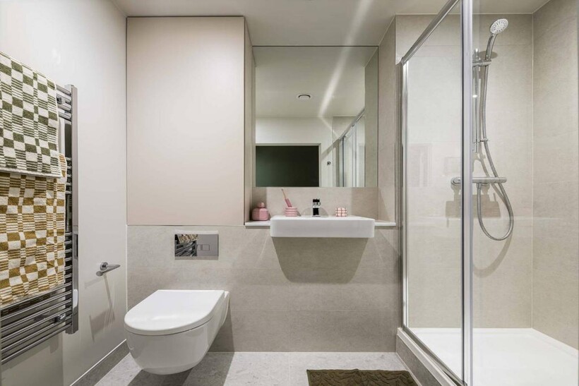 Marble House, Hayes and Harlington... 3 bed flat to rent - £3,015 pcm (£696 pw)