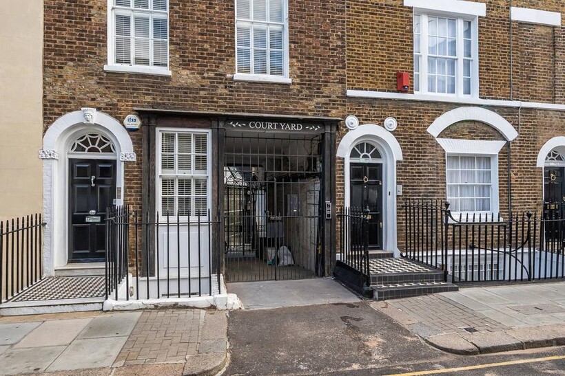 Smith Street, Sloane Square, London, SW3 3 bed detached house to rent - £16,250 pcm (£3,750 pw)
