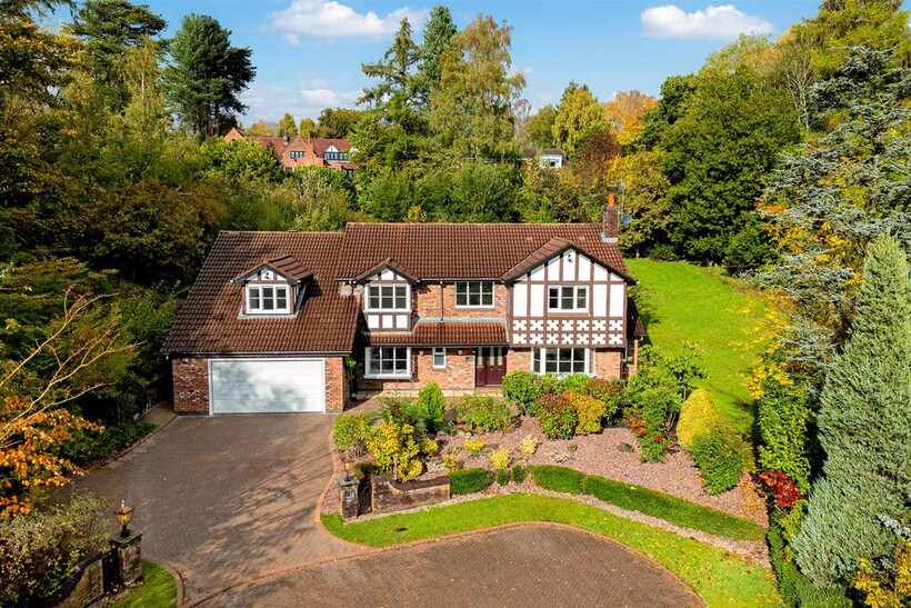 Magnolia Rise, Prestbury 5 bed detached house to rent - £4,675 pcm (£1,079 pw)