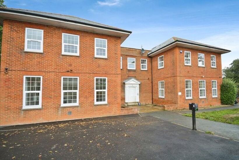 Elm Grove, Westgate-On-Sea, CT8 8FN 2 bed flat to rent - £1,170 pcm (£270 pw)