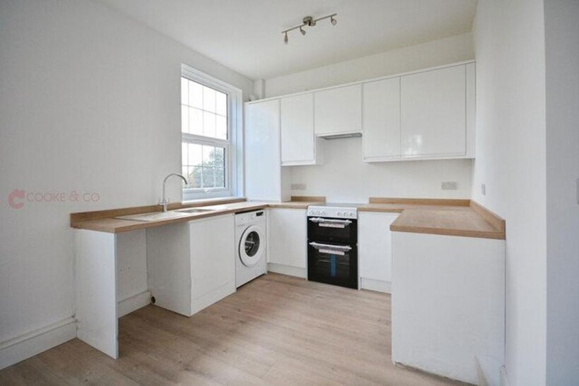 Elm Grove, Westgate-On-Sea, CT8 8FN 2 bed flat to rent - £1,170 pcm (£270 pw)