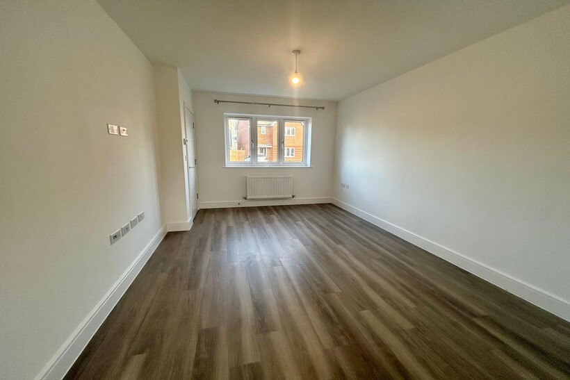 Lectern, Milton Keynes MK17 3 bed semi-detached house to rent - £1,795 pcm (£414 pw)