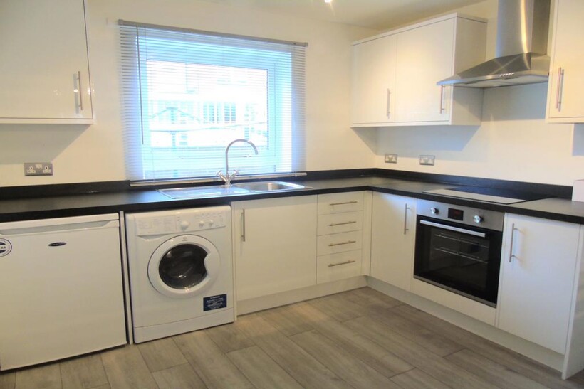 Woolford Close, Winchester, SO22 4 bed flat to rent - £1,900 pcm (£438 pw)